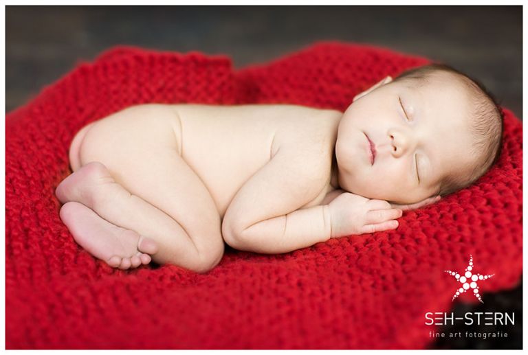 Schlafendes Neugeborenes