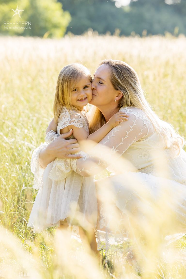 Familienfotoshooting und Schwangerschaftsfotoshooting in München | Seh-Stern Fotografie Marion Hogl