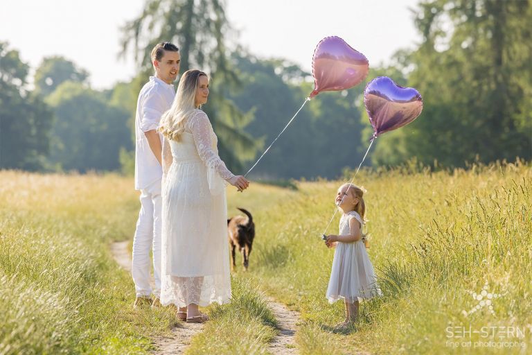 Familienfotoshooting und Schwangerschaftsfotoshooting in München | Seh-Stern Fotografie Marion Hogl