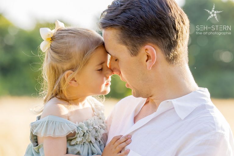 Familienfotoshooting und Schwangerschaftsfotoshooting in München | Seh-Stern Fotografie Marion Hogl