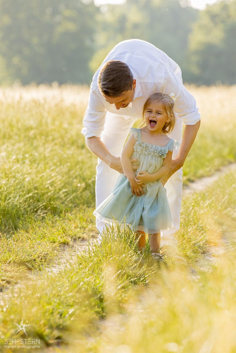 Familienfotoshooting und Schwangerschaftsfotoshooting in München | Seh-Stern Fotografie Marion Hogl